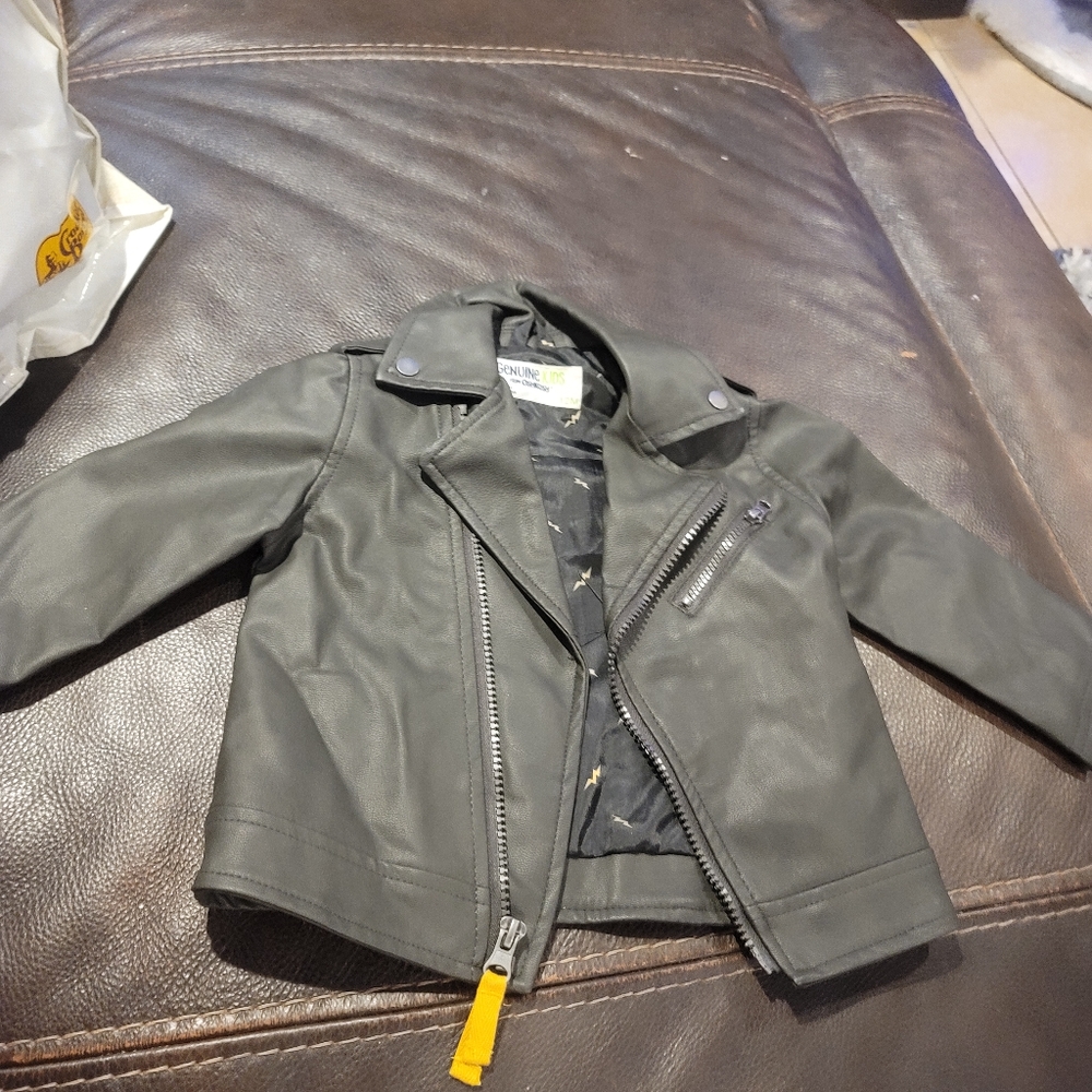Geninue Oshkosh faux leather jacket 12 month flat black/ grayish